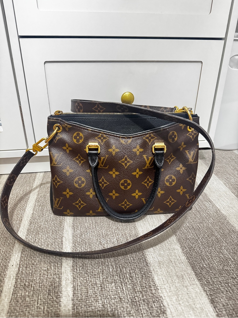 Authentic Louis Vuitton Pallas BB Full Noir-Discontinued
